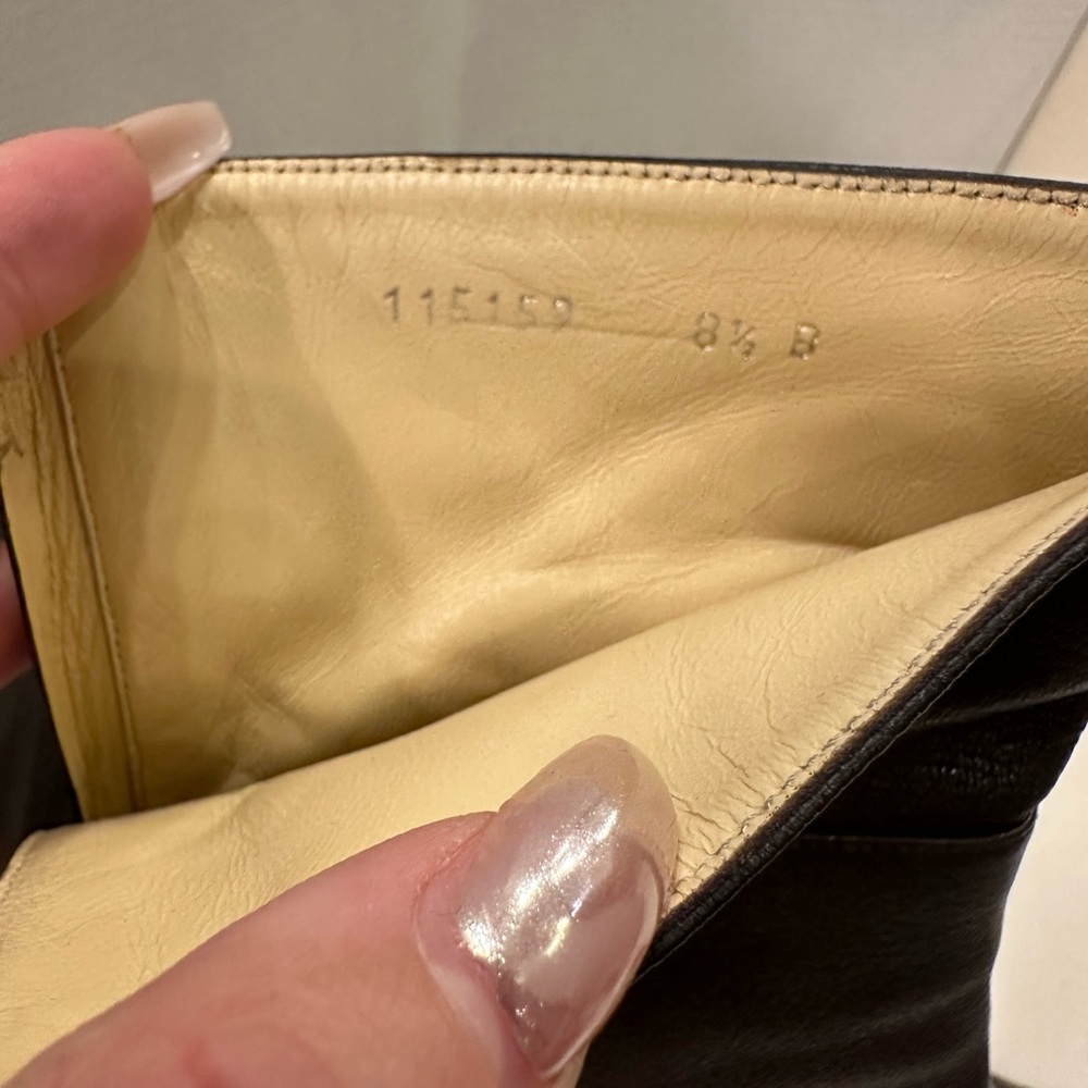 Gucci Black Heeled Boots with Luxurious Satin Finish - Picture 4 of 10